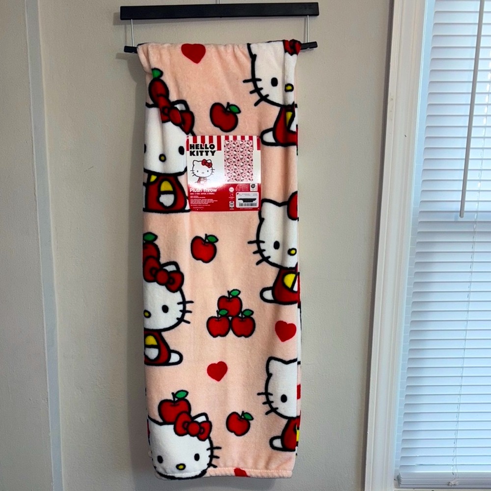 Hello Kitty Fleece Blanket with Apples